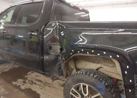 2021 GMC Sierra 1500 4Wd Short Box At4 z USA, uszkodzony, nr VIN 3GTP9EEL3MG476216